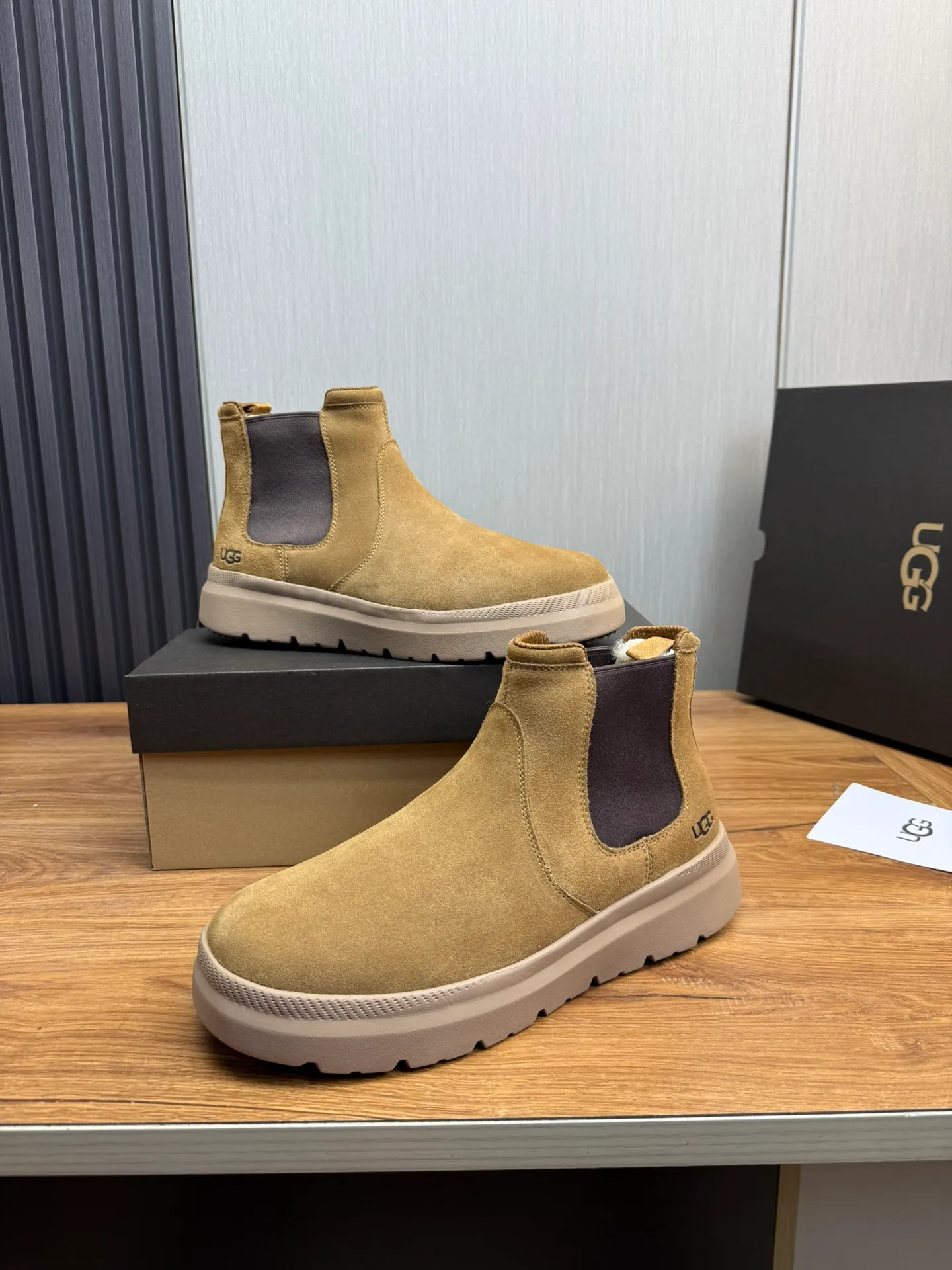 Men's shoes 💰480💰 [UGG] Hot winter warm boots 🐑Purely hand-stitched! Simple and stylish design, frosted cowhide➕Comfortable and warm wool➕UGG original outsole‼ ️Soft and comfortable to wear, good warmth retention, and excellent foot feel. Regular size 41-47